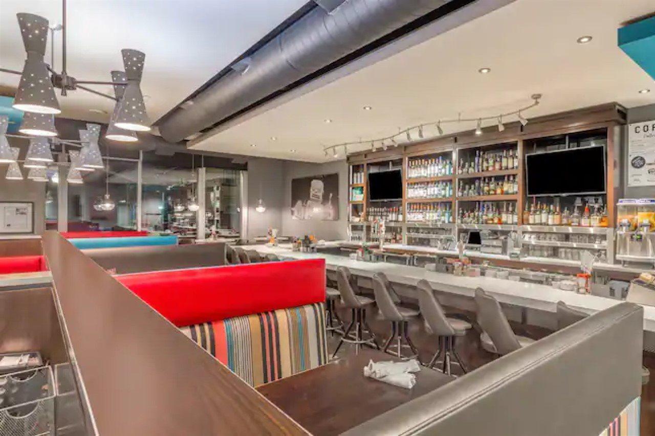 Hampton Inn & Suites Madison Downtown Εξωτερικό φωτογραφία