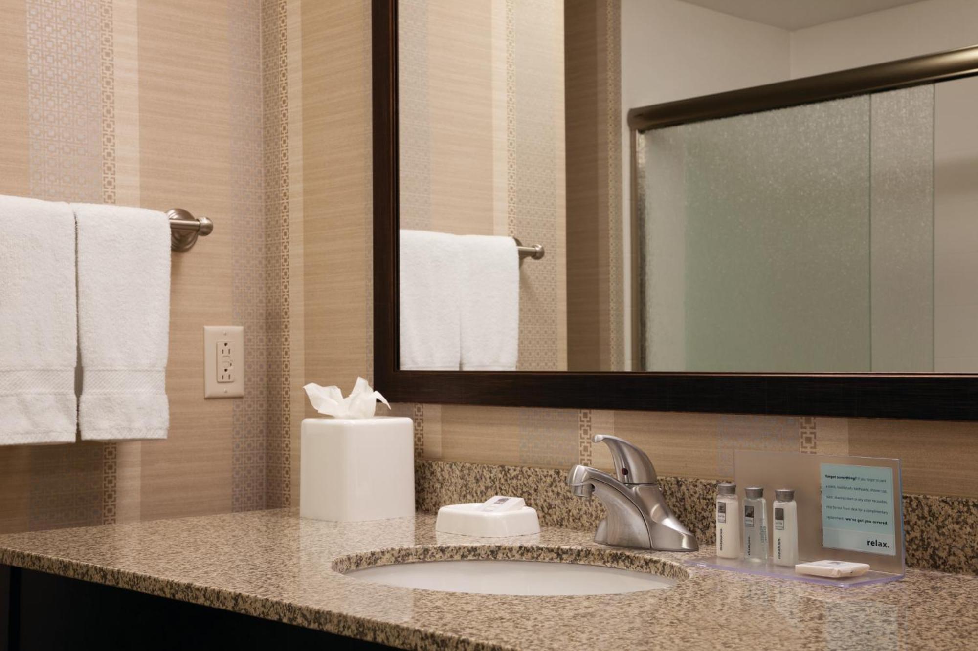 Hampton Inn & Suites Madison Downtown Εξωτερικό φωτογραφία