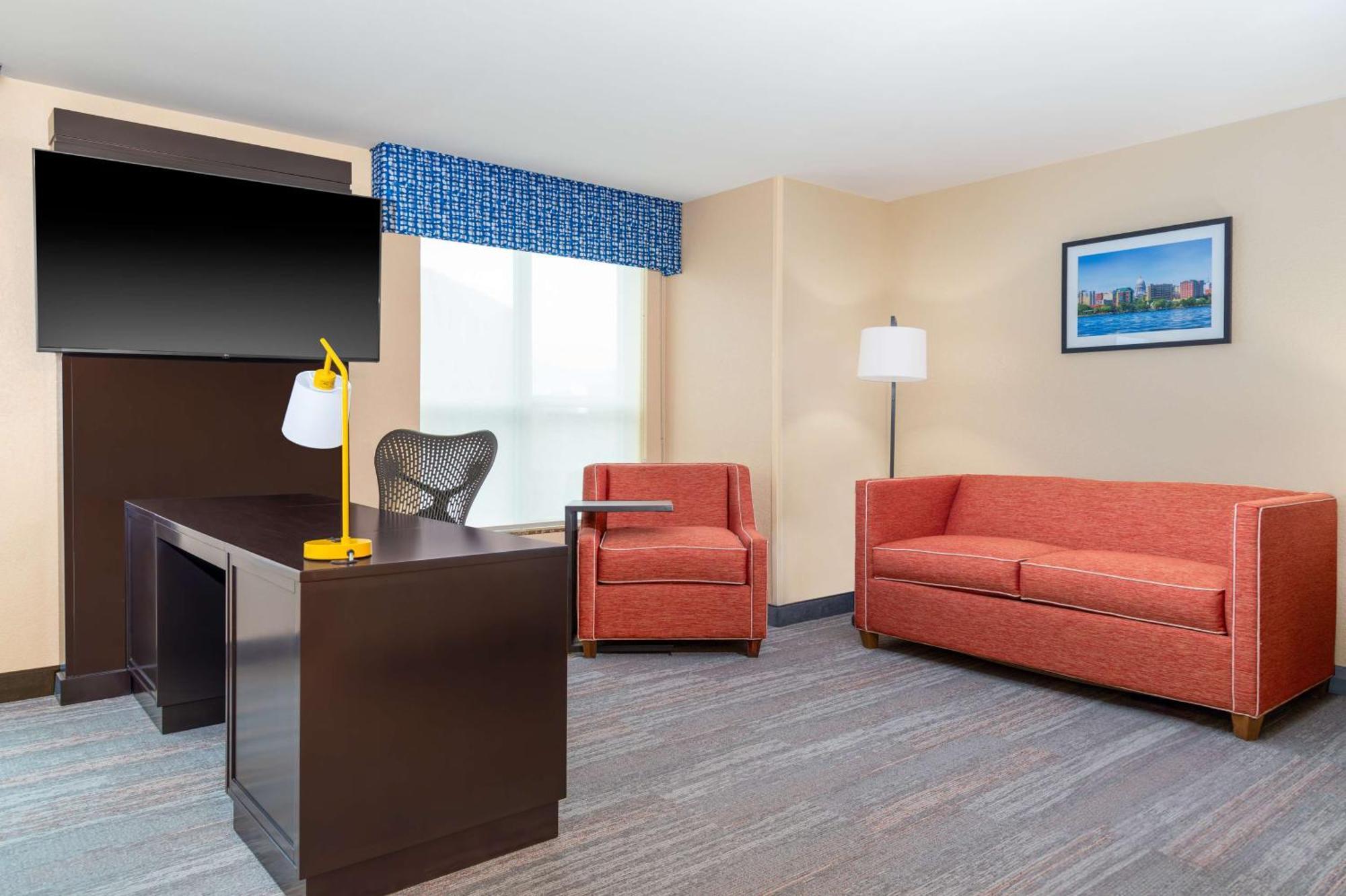 Hampton Inn & Suites Madison Downtown Εξωτερικό φωτογραφία
