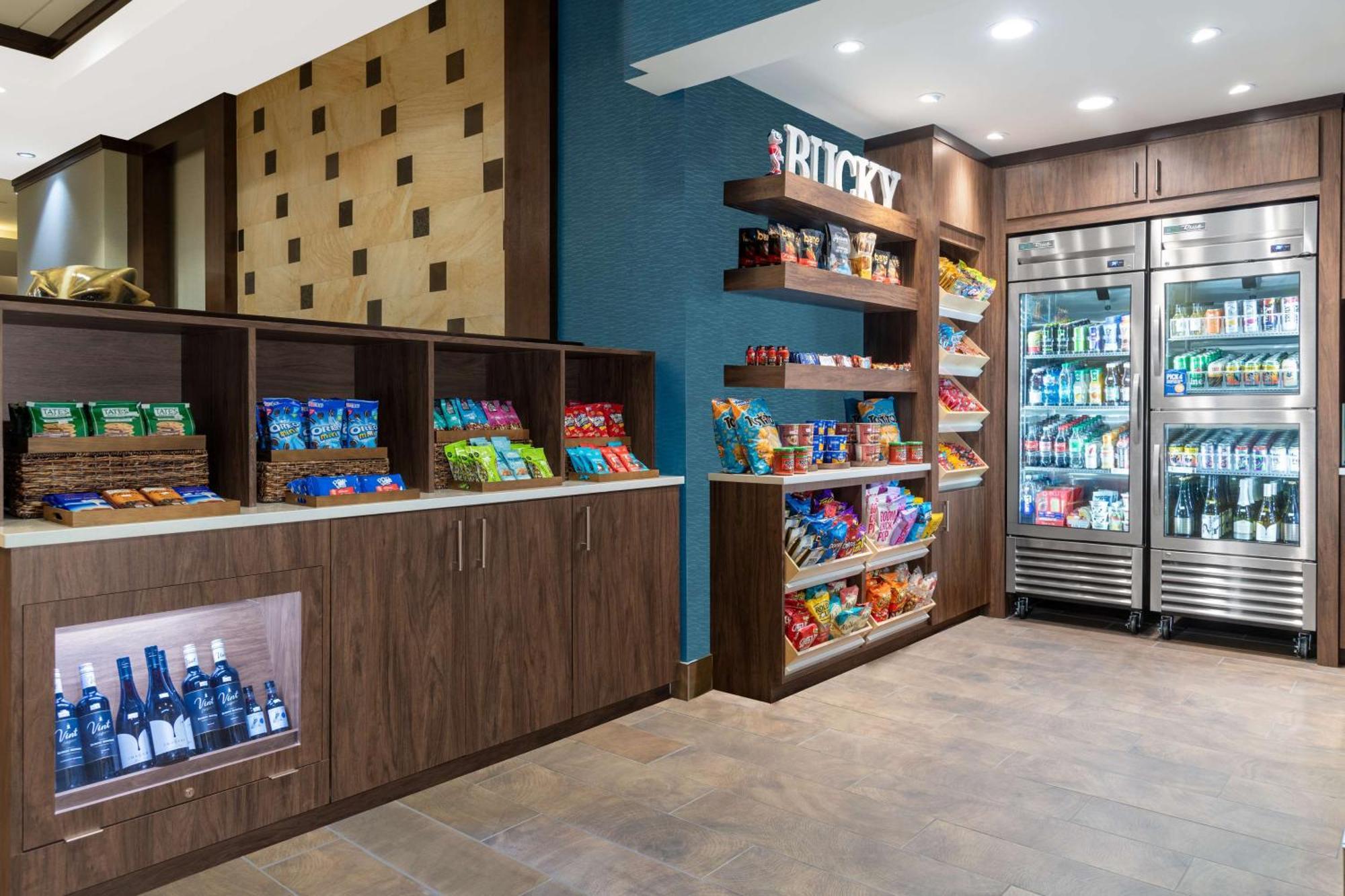 Hampton Inn & Suites Madison Downtown Εξωτερικό φωτογραφία