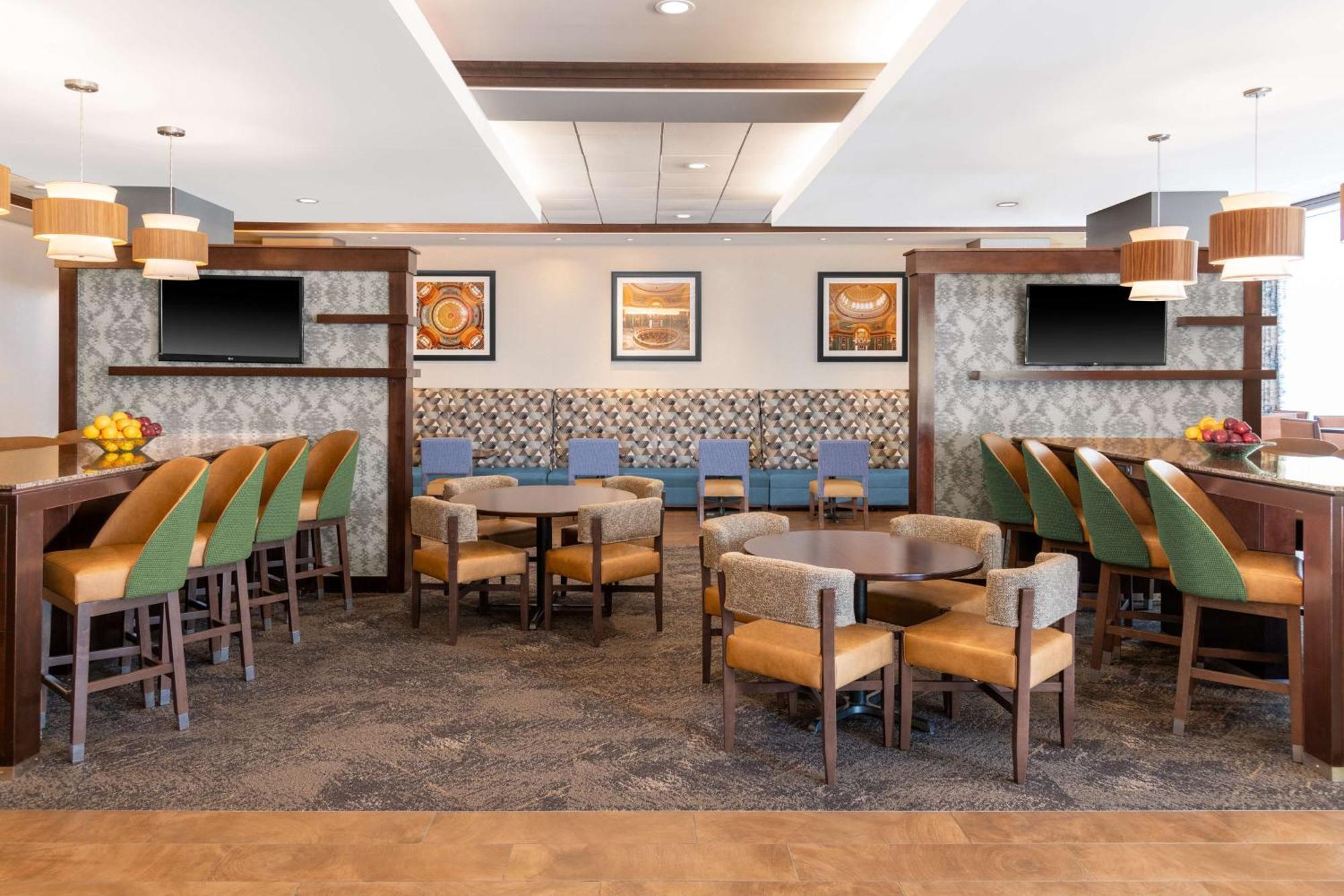 Hampton Inn & Suites Madison Downtown Εξωτερικό φωτογραφία