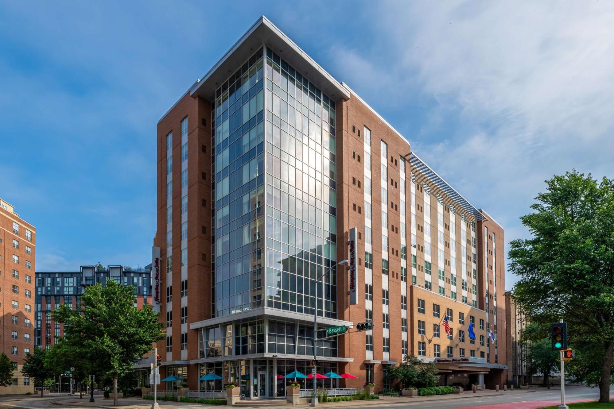Hampton Inn & Suites Madison Downtown Εξωτερικό φωτογραφία
